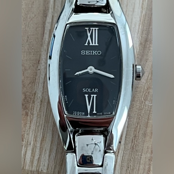 Seiko Solar Ladies Watch Stainless Bracelet Rectangular Black Dial - Picture 4 of 14